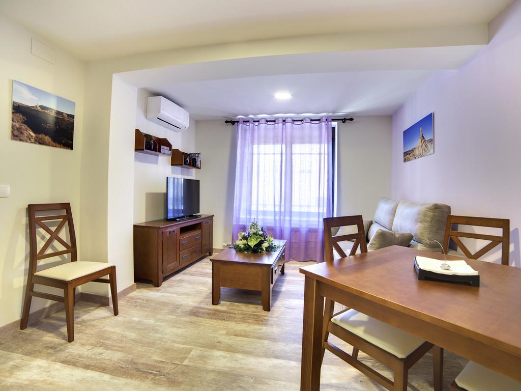 Apartamentos La Jasa Arguedas Exterior photo